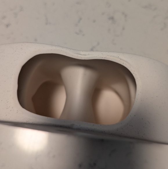 🆕 Ceramic CC logo vase - Picture 5 of 10